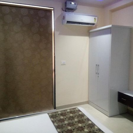 Anamsa Residency Hotel Vrindavan Bagian luar foto