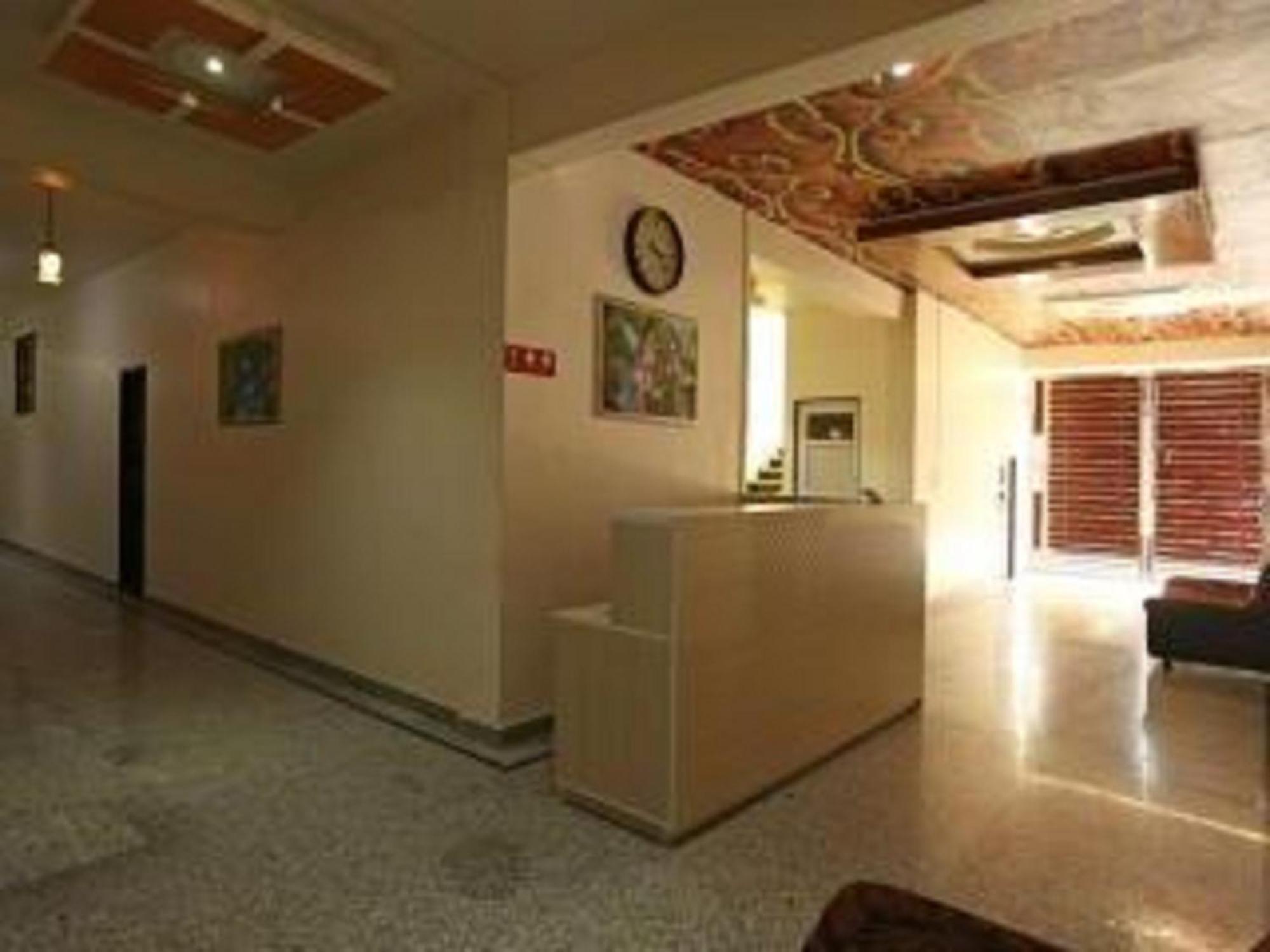 Anamsa Residency Hotel Vrindavan Bagian luar foto