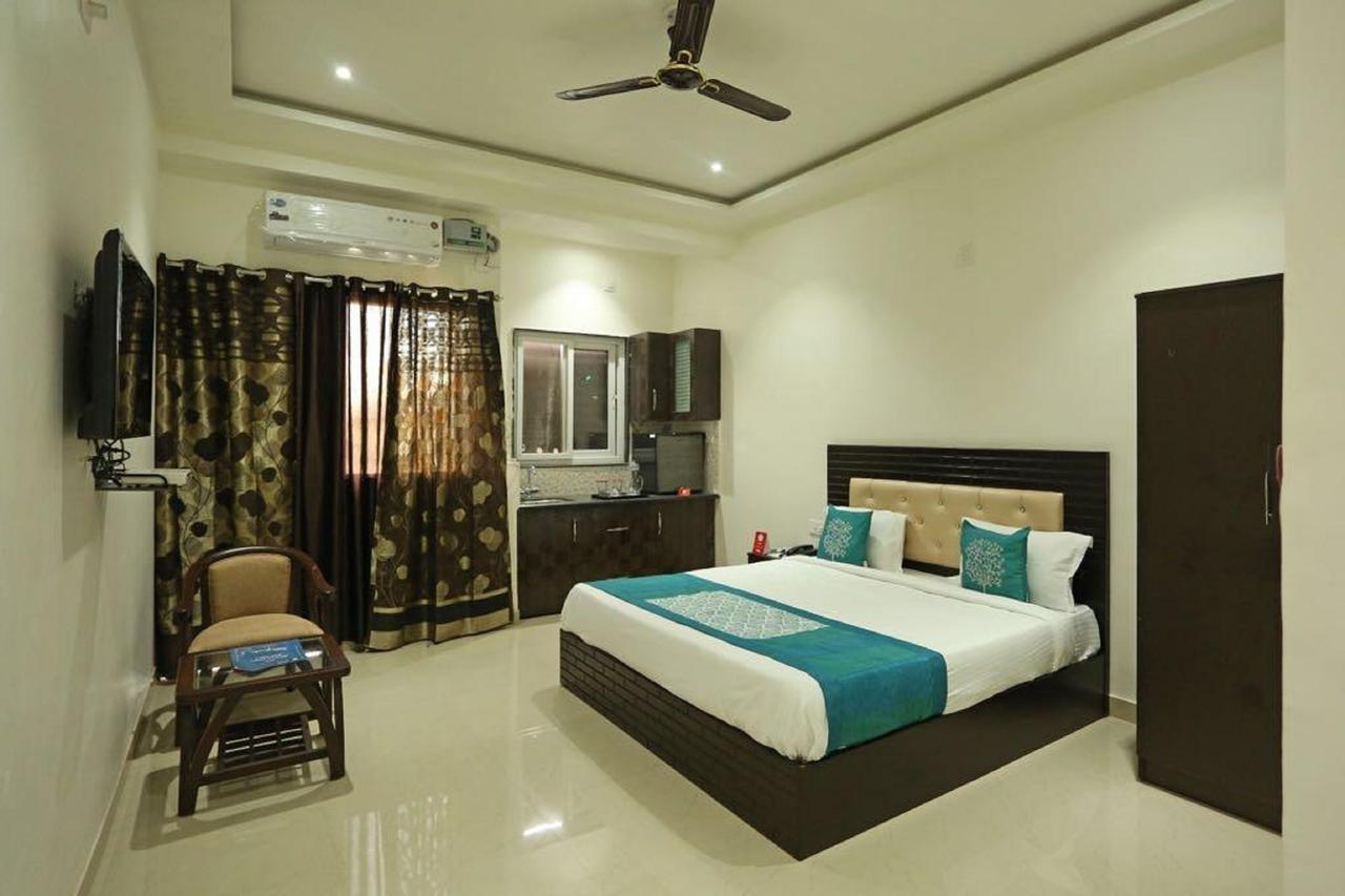 Anamsa Residency Hotel Vrindavan Bagian luar foto