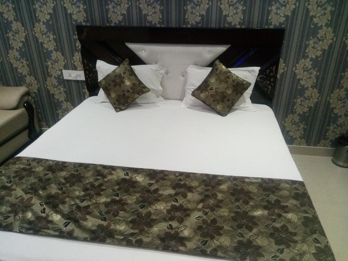 Anamsa Residency Hotel Vrindavan Bagian luar foto