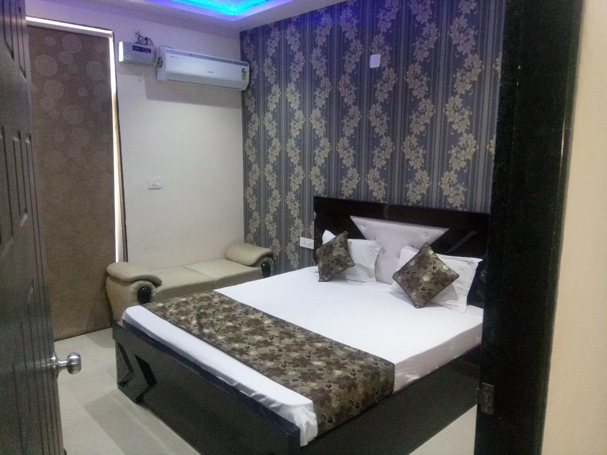 Anamsa Residency Hotel Vrindavan Bagian luar foto