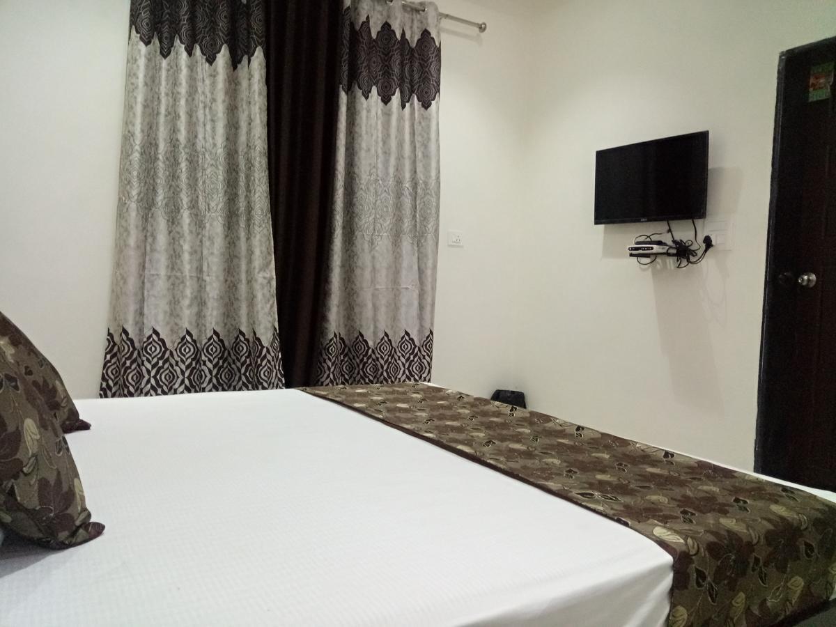 Anamsa Residency Hotel Vrindavan Bagian luar foto