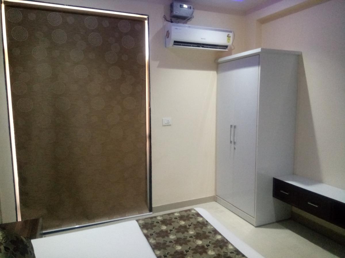 Anamsa Residency Hotel Vrindavan Bagian luar foto