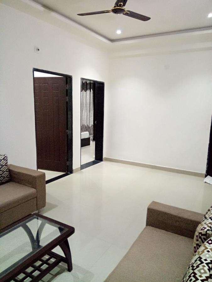 Anamsa Residency Hotel Vrindavan Bagian luar foto