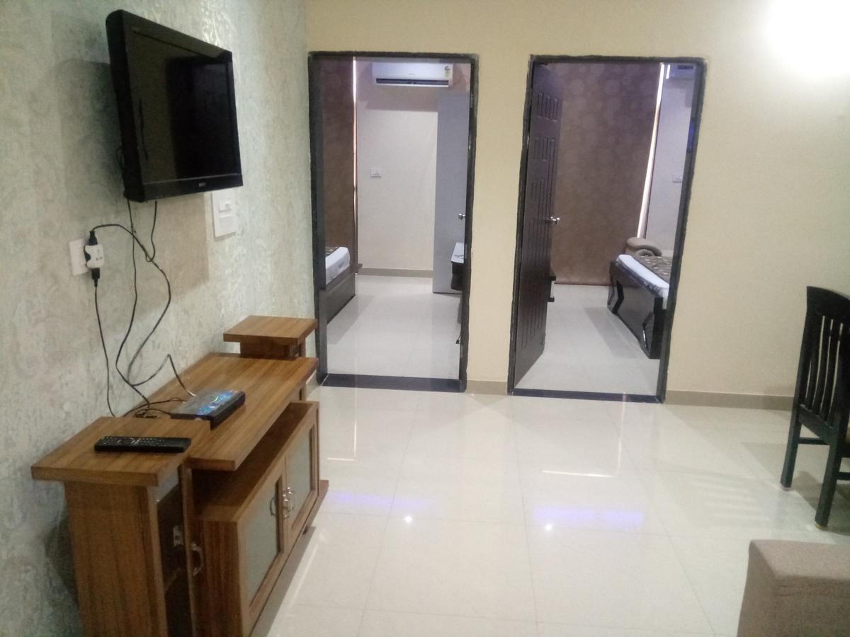 Anamsa Residency Hotel Vrindavan Bagian luar foto